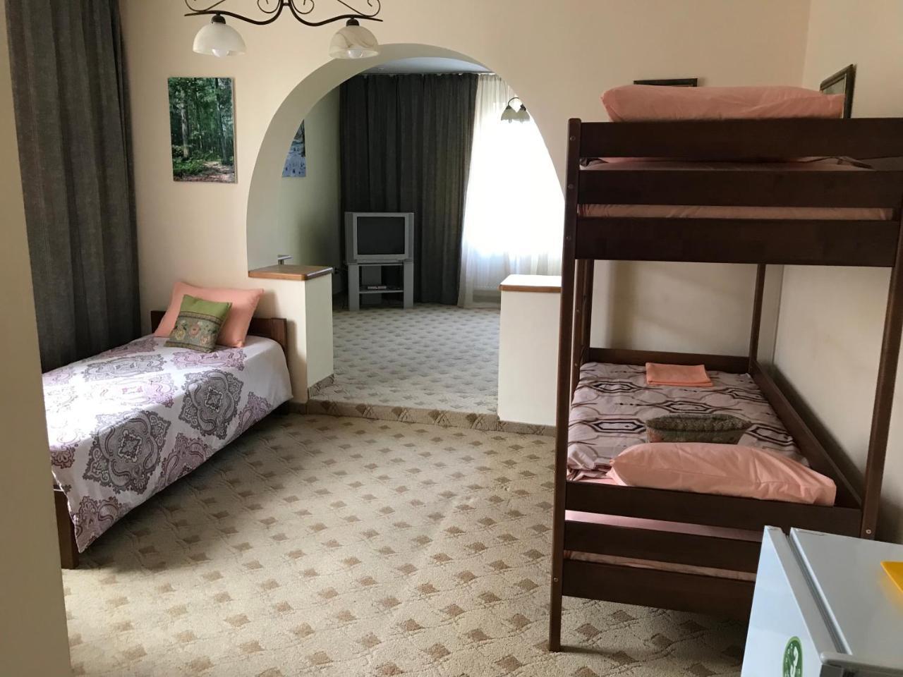 Adonis Hotel Uzjhorod Eksteriør billede